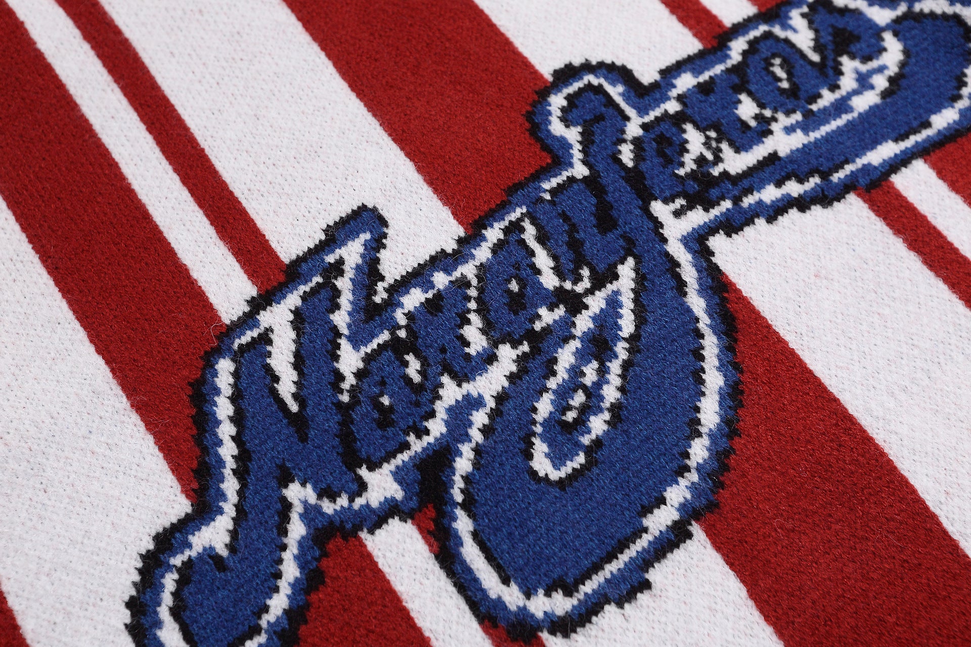 Color blocking letter jacquard small lapel pullover sweater